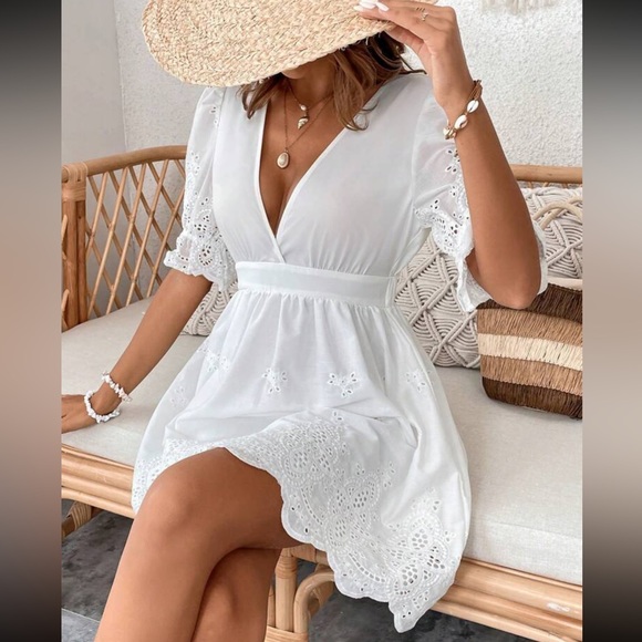 Boho white embroidered scallop hem dress - Picture 2 of 16